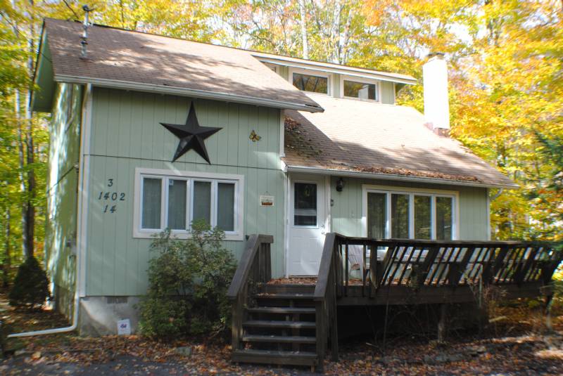 Arrowhead � 3BR � HDTV � Hot Tub � 5 min walk to Pool