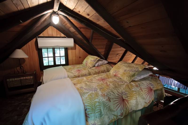 Poconos Rentals Bushkill Pristine Waterfront Log Cabin with Private